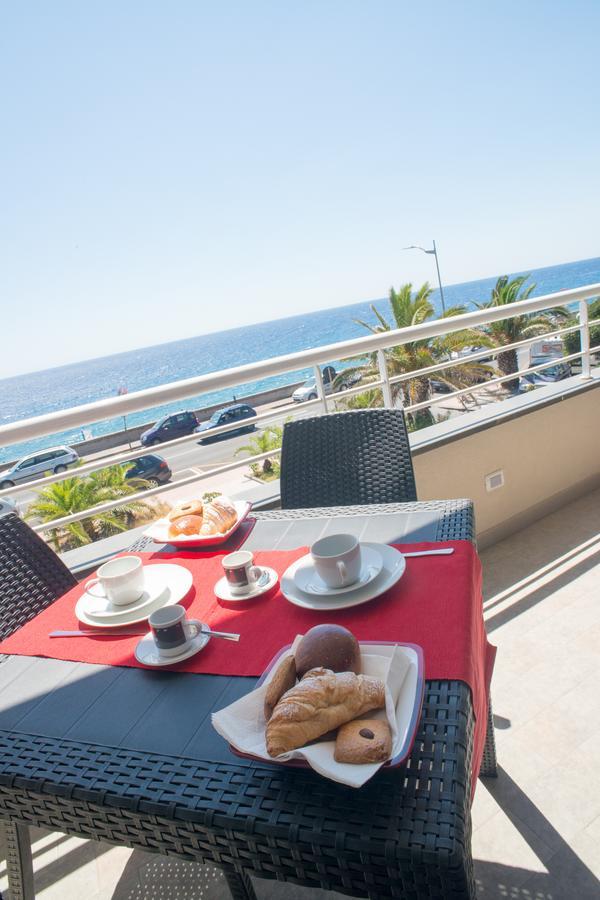 Riva Del Sol Bed and Breakfast Santa Teresa Di Riva Buitenkant foto