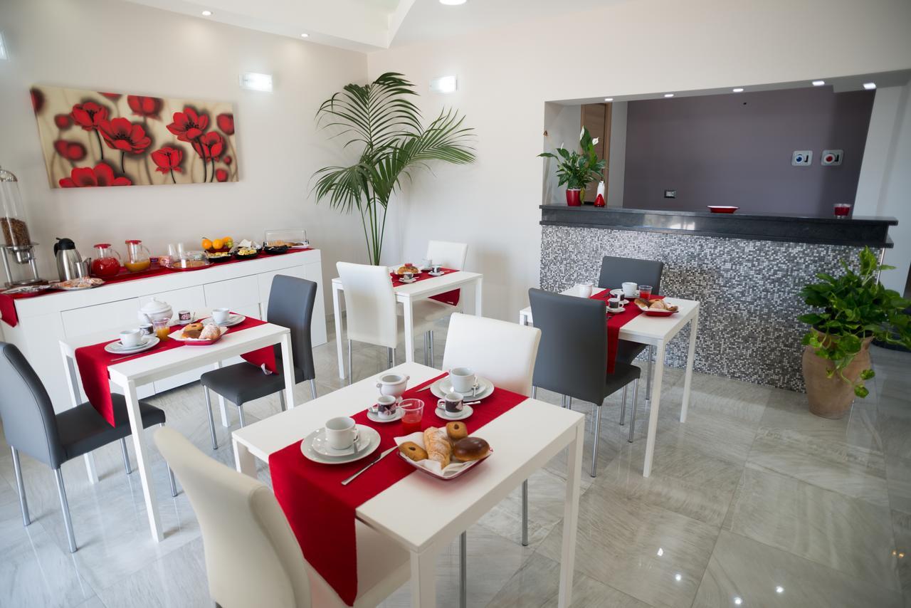 Riva Del Sol Bed and Breakfast Santa Teresa Di Riva Buitenkant foto