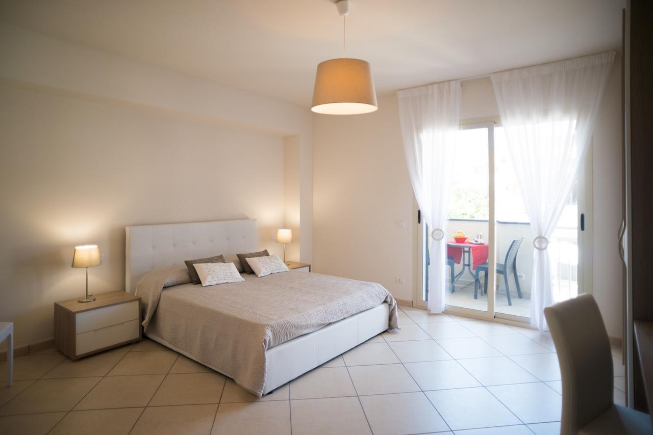 Riva Del Sol Bed and Breakfast Santa Teresa Di Riva Buitenkant foto