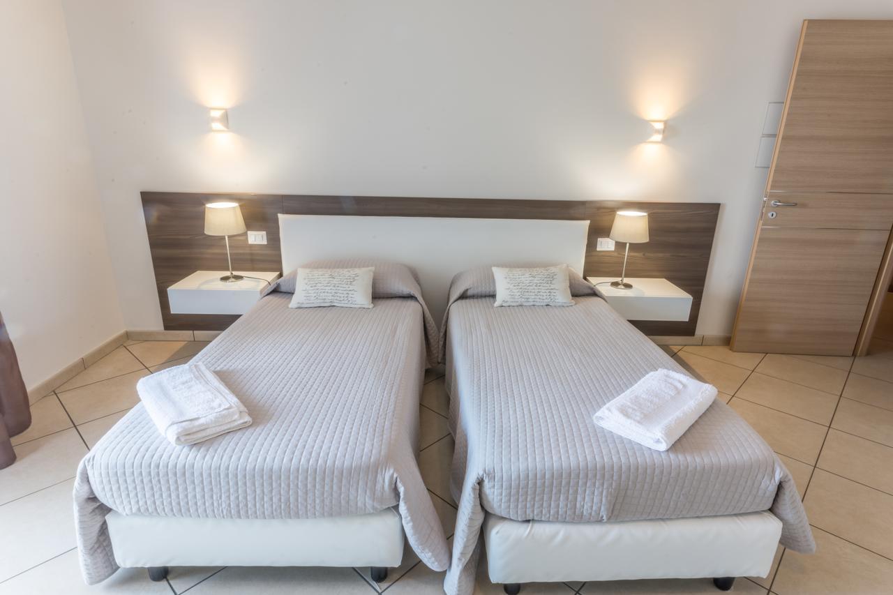 Riva Del Sol Bed and Breakfast Santa Teresa Di Riva Buitenkant foto